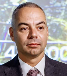 Николай Школьников