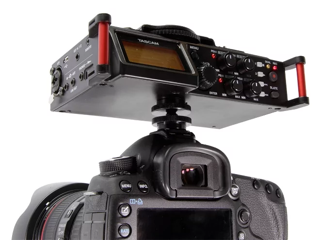 Рекордер мобильный Tascam DR-70D 4