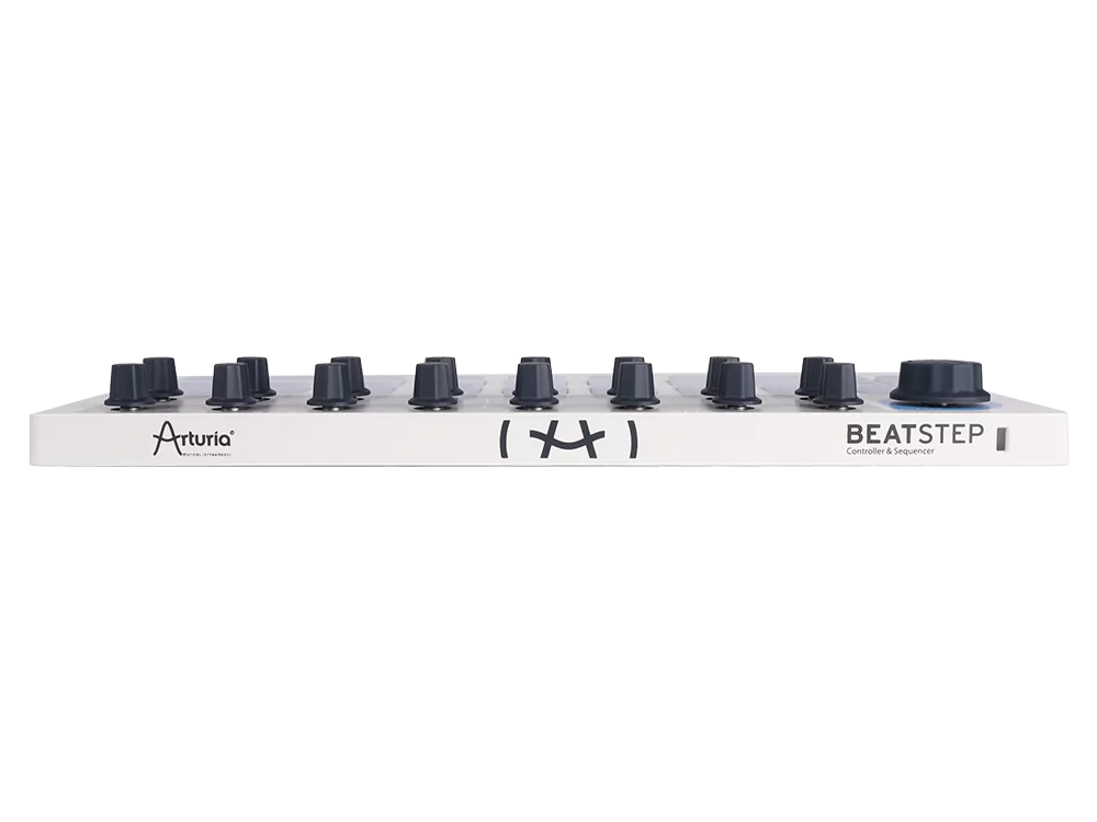 MIDI контроллер (Микшер-семплер (контроллер)) Arturia BeatStep 12