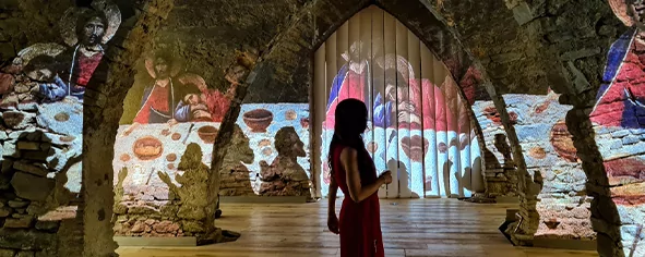 Кейс: Проекторы Panasonic знакомят с шедеврами средневековой Италии в храме Брунелло