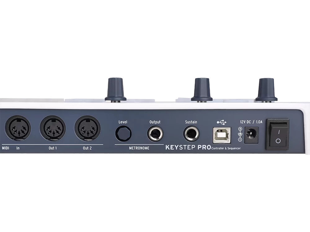 MIDI клавиатура Arturia KeyStep Pro 6