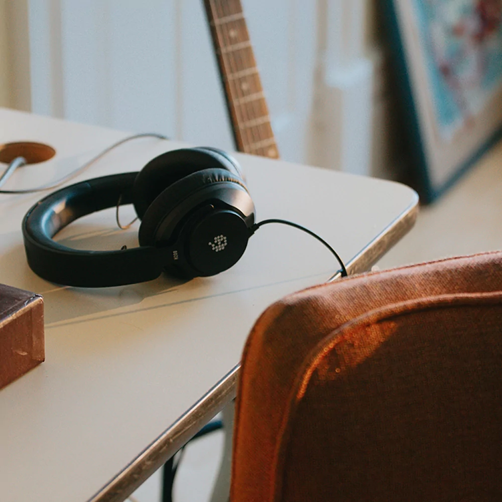 Наушники Adam H200 8