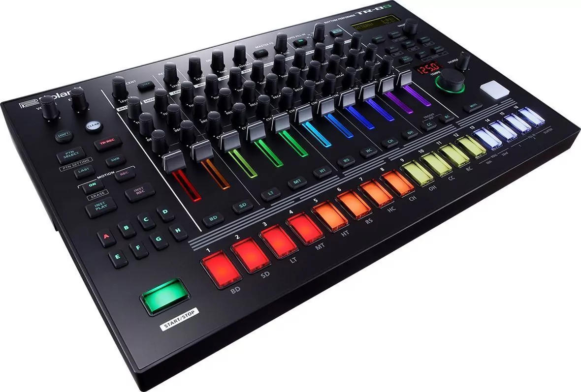 Профессиональная драм-машина ROLAND TR-8S