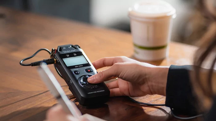 Рекордер мобильный Tascam DR-05X 7