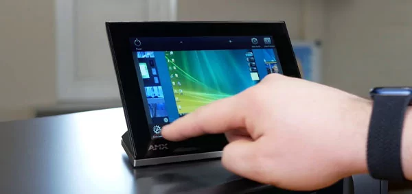 Видеообзор коммутатора «все-в-одном» AMX Enova DVX