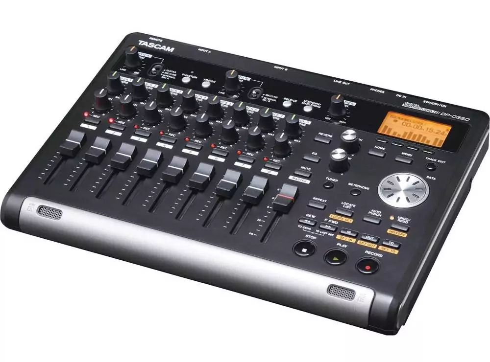 Рекордер портативный Tascam DP-03SD