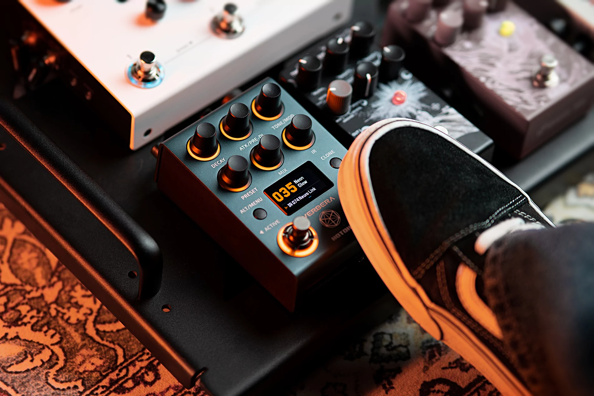 Педаль эффектов Hotone Verbera 10