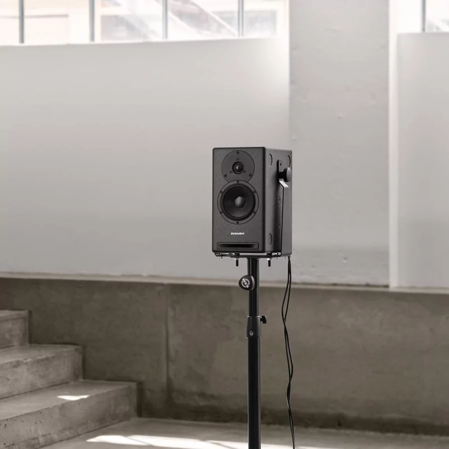 Акустическая система (студийный монитор) Dynaudio Core 5 6