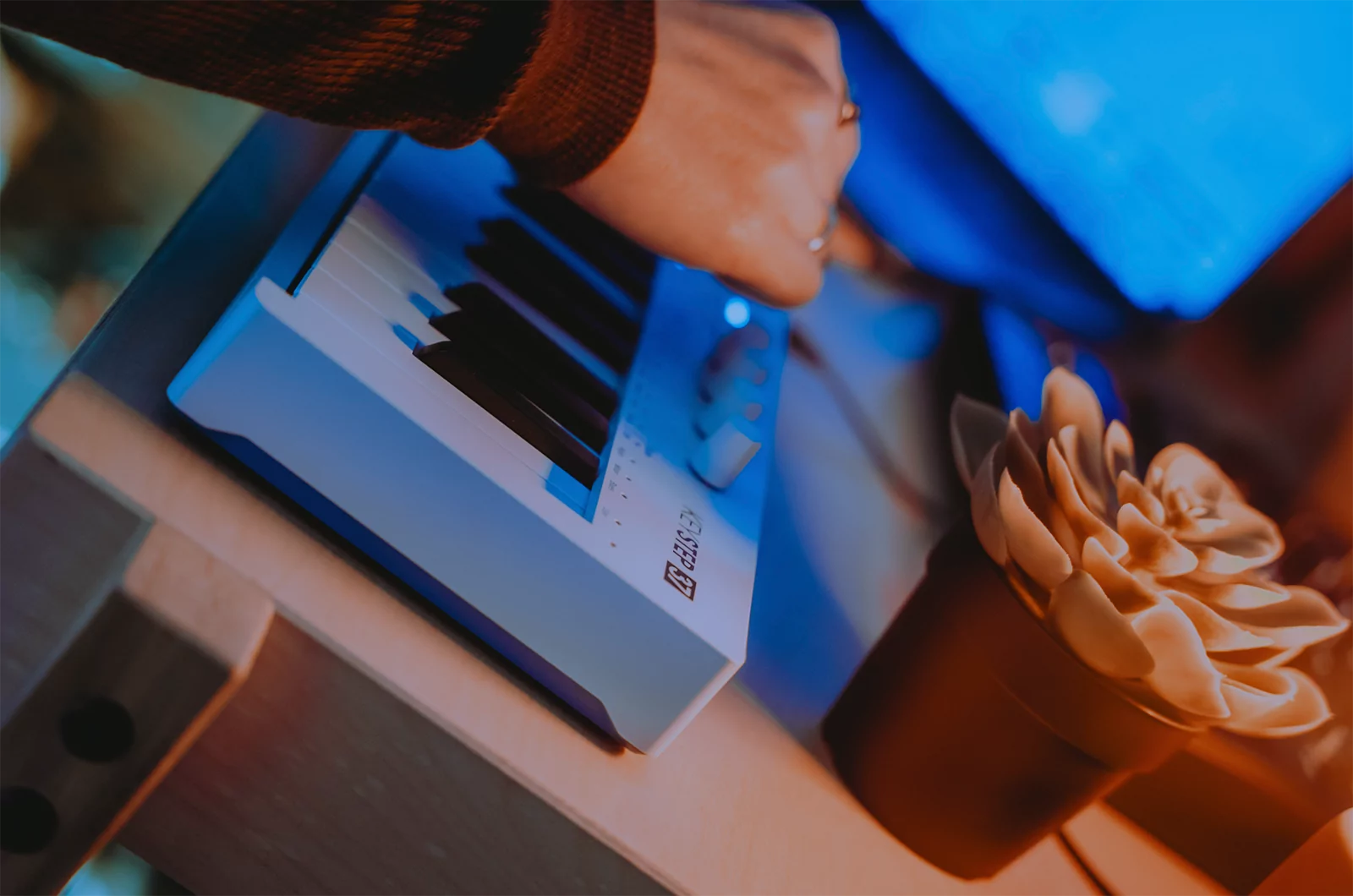 MIDI клавиатура Arturia KeyStep 37 MK2 11