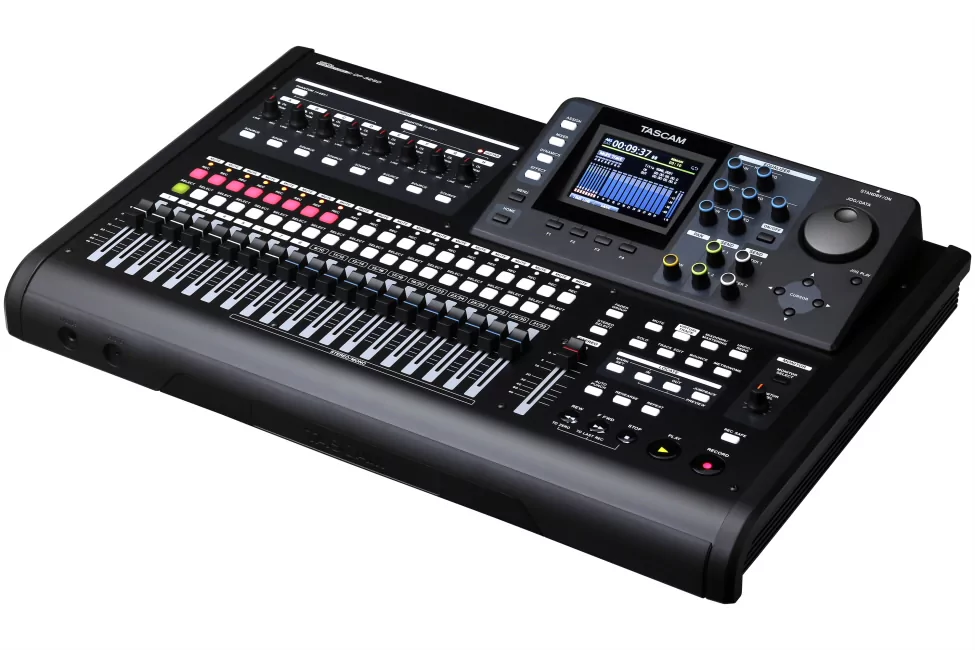 Рекордер портативный Tascam DP-32SD