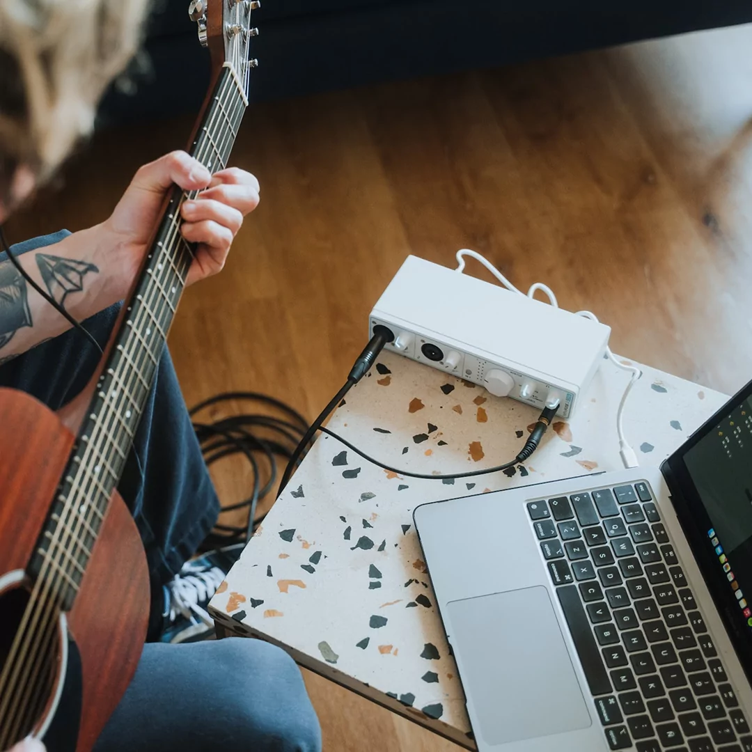 Аудиоинтерфейс USB Arturia MiniFuse 2 White OTG 9