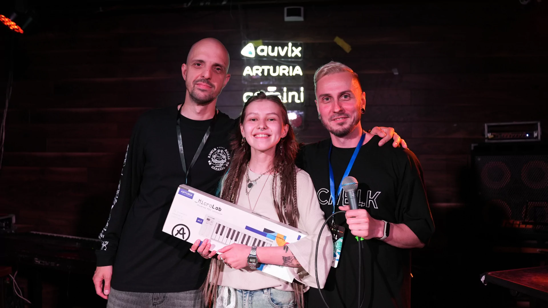 7_Девоча с клавиатурой.jpg