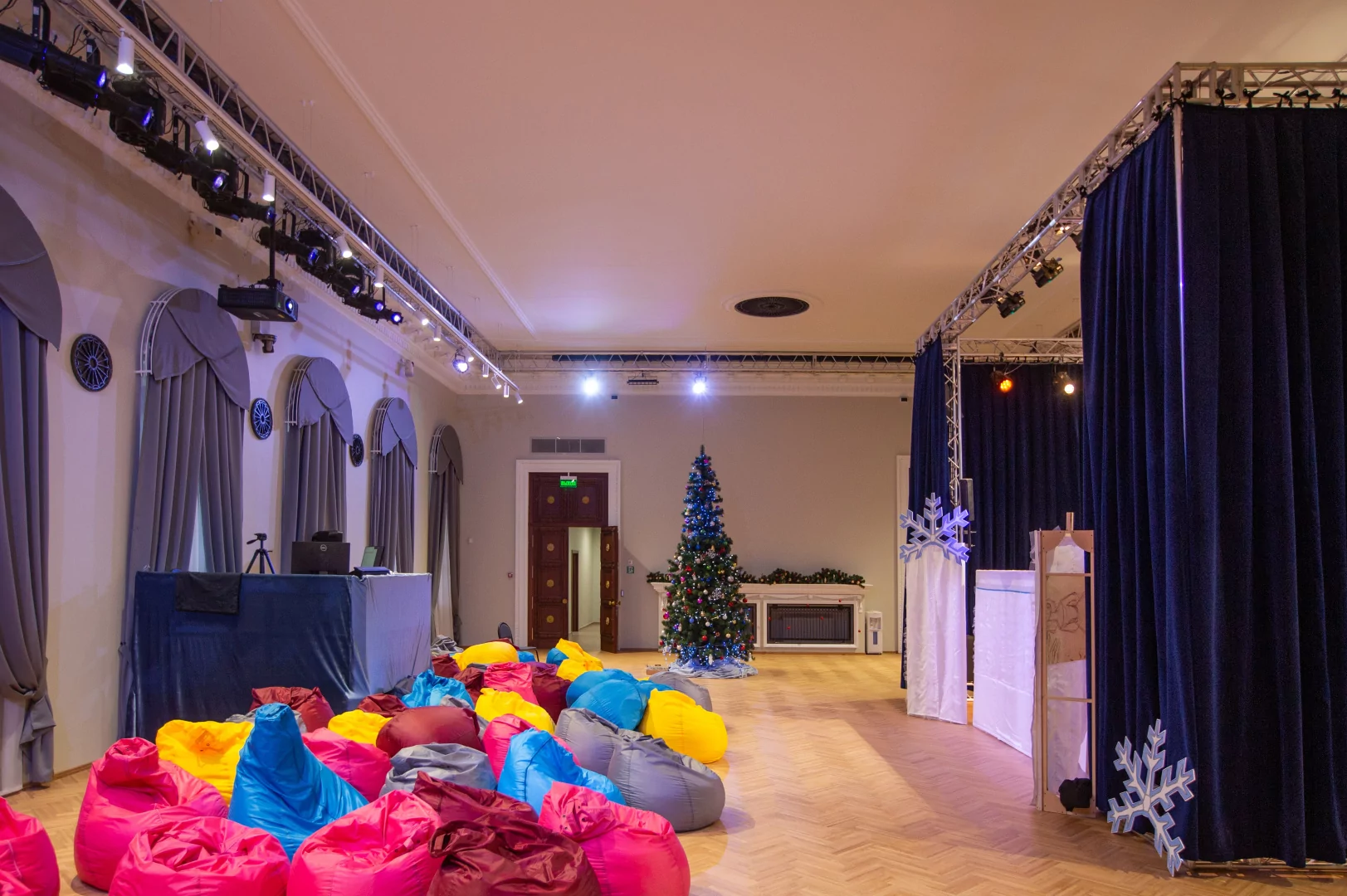 3. Волгоградский кукольный театр. На подушках(1).jpg