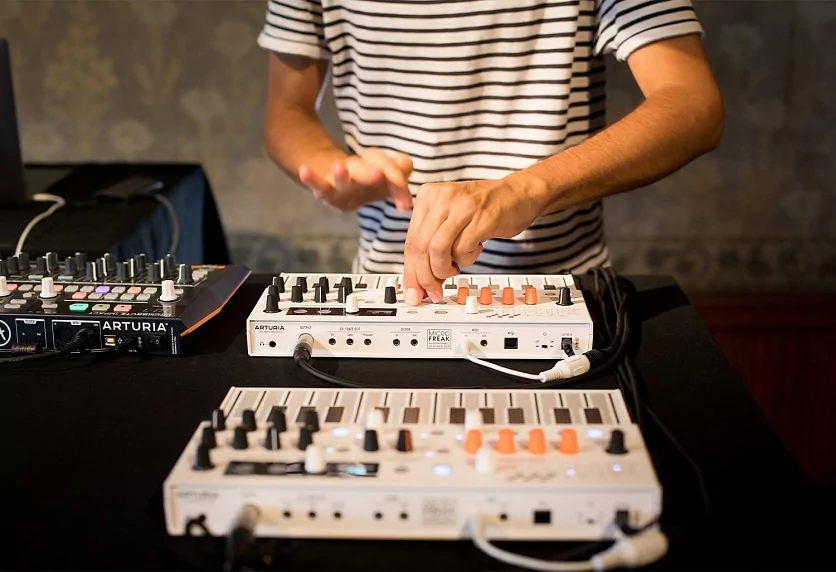 Синтезатор Arturia MicroFreak Vocoder 6