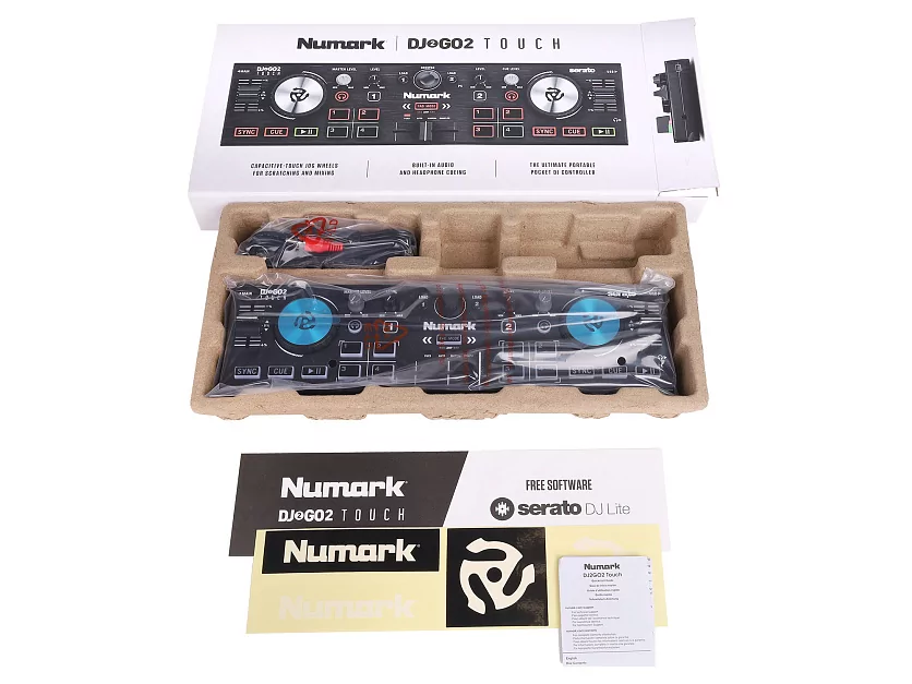 Микшер-семплер (контроллер) Numark DJ2GO2 Touch 15