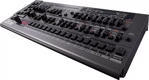 Компактный синтезатор ROLAND JD-08 3