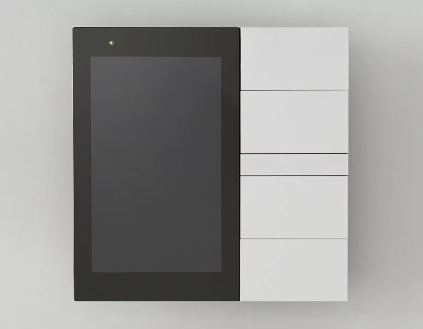 Панель настенная iRidi P3-BN-01 3