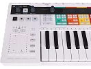 MIDI клавиатура Arturia KeyStep Pro 11