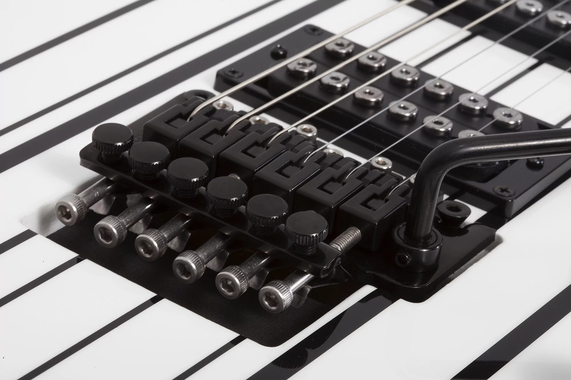 Электрогитара SCHECTER SYNYSTER STANDARD WHT 2