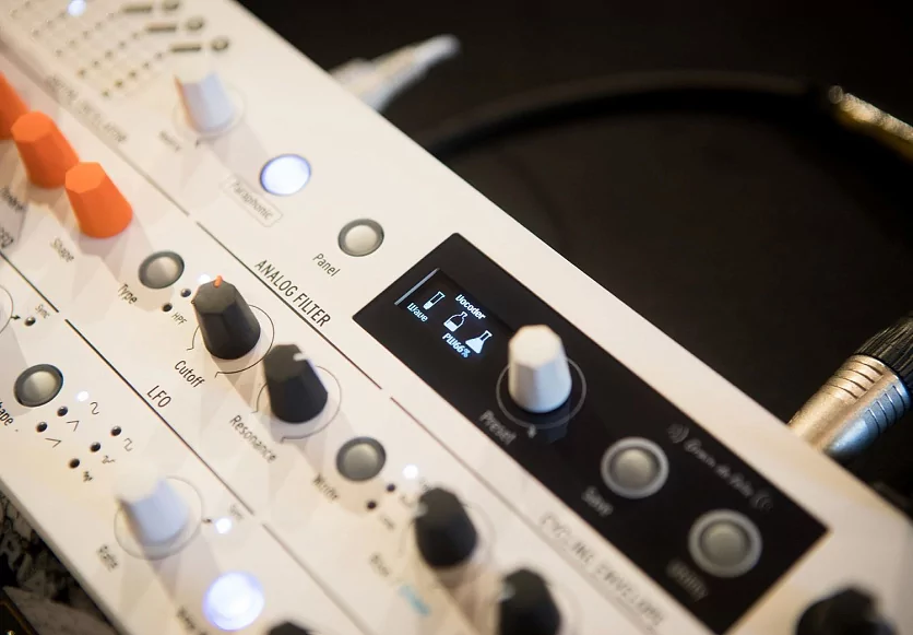 Синтезатор Arturia MicroFreak Vocoder 10