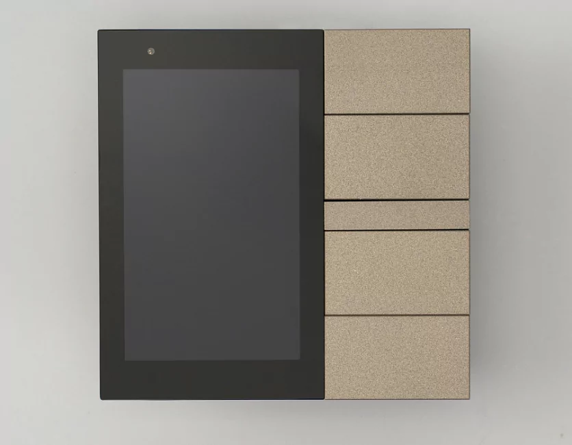 Панель настенная iRidi P3-BN-03 3