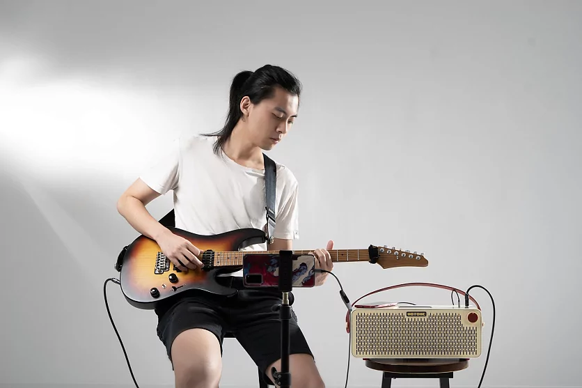 Моделирующий усилитель Hotone Pulze (Luna) 10