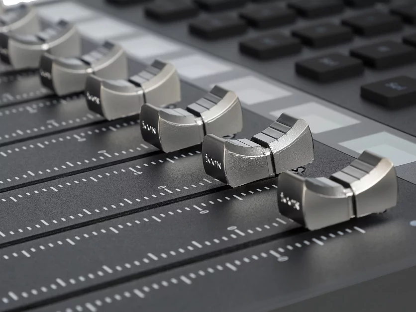 MIDI контроллер Icon V1-X 12