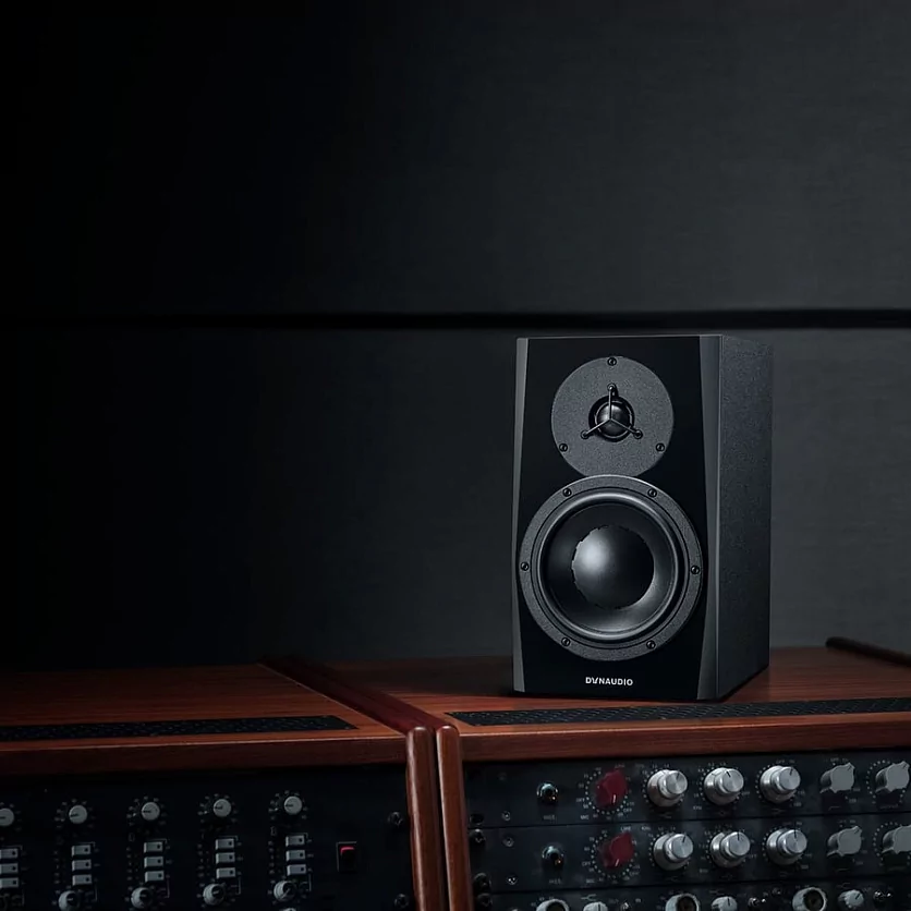 Акустическая система (студийный монитор) Dynaudio LYD 7 B/B 5