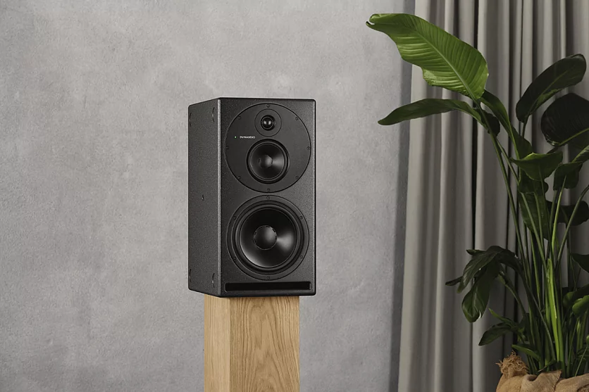 Акустическая система (студийный монитор) Dynaudio Core 59 8