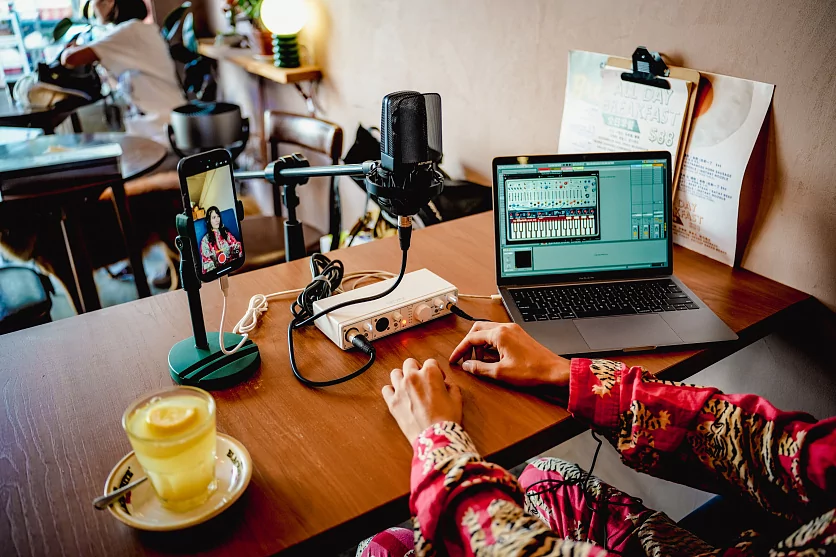 Аудиоинтерфейс USB Arturia MiniFuse 2 White OTG 10