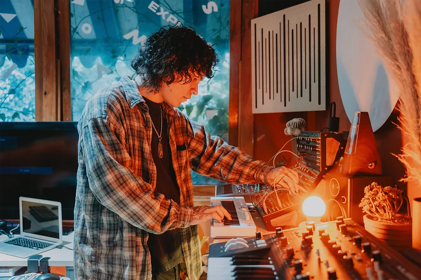 MIDI клавиатура Arturia KeyStep 37 MK2 8