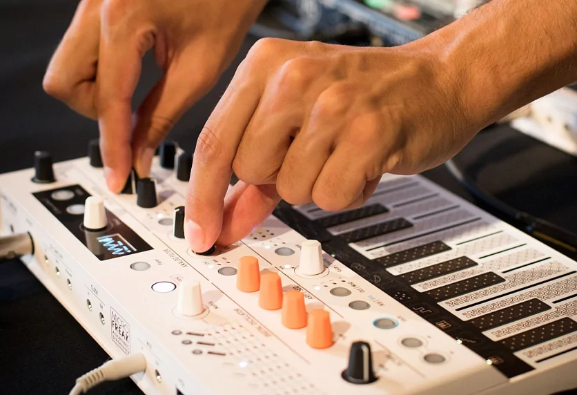 Синтезатор Arturia MicroFreak Vocoder 7