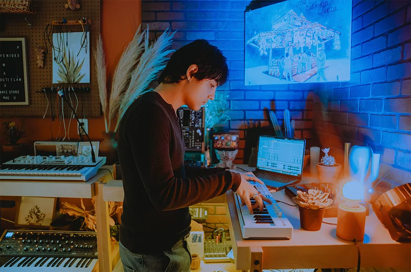 MIDI клавиатура Arturia KeyStep 37 MK2 10