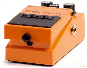 Легендарная гитарная педаль дисторшна BOSS DS-1 2