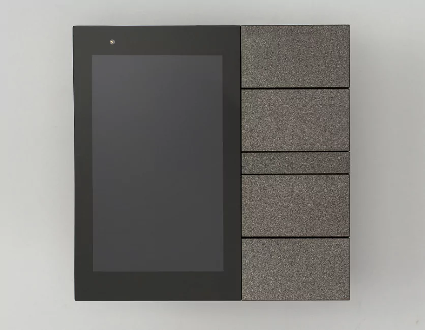 Панель настенная iRidi P3-BN-06 3