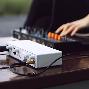 Аудиоинтерфейс USB Arturia MiniFuse 2 White OTG 6