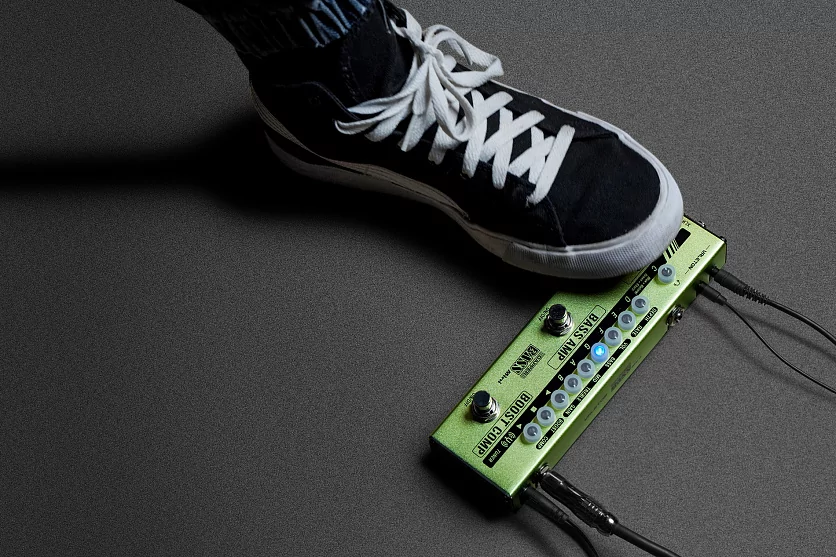 Напольная компактная басгитарная педаль Dapper Bass Mini Valeton MES-2 15