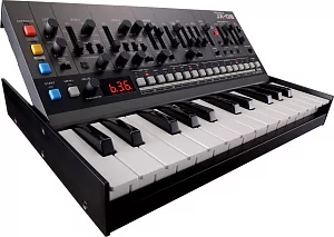 Компактный настольный синтезатор ROLAND JX-08 4
